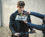 스페인 男배우, 베니스 영화제서 성폭행 혐의로 체포→수상 취소