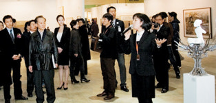 미술시장에 봄바람 분다…경매도 부쩍 늘어