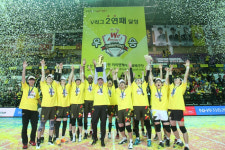 전직원에 아이패드 선물한 어느 저축은행…독특한 인센티브도 눈길