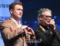 ‘로켓맨’ 감독 “영화 속에 엘튼 존의 DNA 담겨 있다”