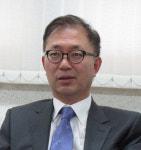 "공무원들 논리도 없이 규제만 가하려 한다"