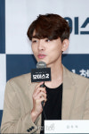 김우석,