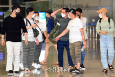 요르단으로 출국하는 황정민