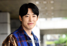 정헌, 훈훈한 미소