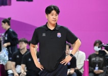 프로배구 도로공사 김종민 감독, 같은 팀 코치 폭행 및 괴롭힘 혐의 피소