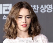 ‘터미네이터5’ 에밀리아 클라크 “이병헌 액션, 특수효과 필요 없을 정도”