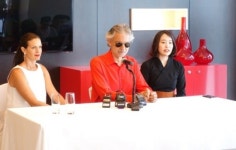 안드레아 보첼리 “시력 잃지 않았어도 같은 길 걸었을것”