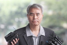‘제보조작 부실검증’ 김인원 檢 출석 “지금도 믿기지 않아”