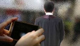 ‘지하철 몰카’ 전직 판사, 변호사로 복귀…변협 등록심사위 7대2 ‘승인’
