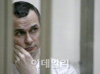 러 법원, 우크라 영화감독에 20년형 선고..국제사회 반발