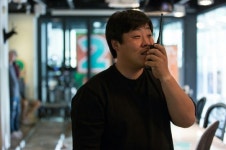 김경석 조명감독 "하정우 손전등도 맛깔스럽게…리얼리티 위해 불빛도 최소화"