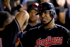 시애틀, 삼각트레이드로 엔카나시온 영입…산타나 친정팀 복귀