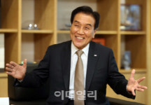 "해외투자 유치 챙긴다"..IR 이어가는 금융지주 회장들