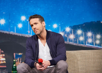 라이언 레이놀즈, 마이클 베이 감독과 내한