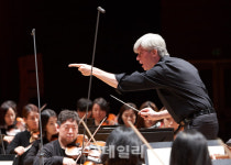 마시모 자네티 경기필 음악감독, 내달 임기 마지막 공연