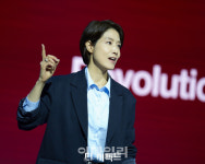 약물 실험이 불러오는 파장…韓초연 막 올린 연극