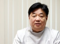 대한성형외과의사회장 “비전문의 김영재가 성형외과 전문의 행세”