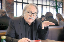 “곡 쓸 땐 발로 뛰며 준비해야 좋은 영감 떠올라”