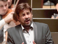 테너 마르셀로 알바레스 “프레디 머큐리만 듣다가 서른에 오페라 공부 시작”