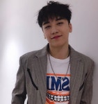 ‘승리 카톡’ 등장 ‘가수 C씨’…최초 보도 기사에서 삭제, 왜?