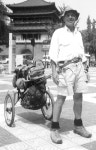 60살의 전직 기자는 왜 1만2000km를 걸었을까