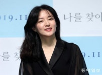 “전 쌍둥이 엄마 이영애입니다”…이태원 희생자父에 성금·편지