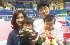 세팍타크로 선수들, 금메달이 절실한 까닭은…