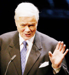 <이 남자의 클래식>절제된 목소리로 건네는 ‘위로’… 독일 가곡의 格을 높였다