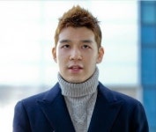 가수 강성훈, 항소심 선고 앞두고 사기로 또 피소