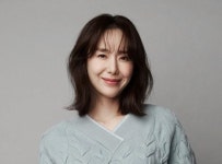 배우 윤정희, SM엔터 주식 50억대 보유?… ‘카카오 임원’ 남편 시세조종 혐의 입건