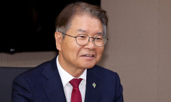 이정식 “가사 사용인, 이미 국내 들어온 인력 활용하자는 차원”