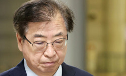 檢, ‘부정 채용’ 의혹 서훈 전 국정원장 무혐의 처분