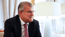 "한국 온 지 1년… 이제는 신문도 술술 읽어요"