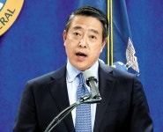 성추행 밝혀낸 한국계 전직 검사