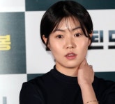 배우 심은경의 일본영화 데뷔작, 아베 정권 정면으로 저격
