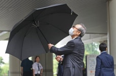 "양승태 조건없이 보석해야"…전직 판사는 왜 카톡을 돌렸나