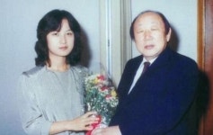 담임 폭력에 교실 박차고 나간 12살 소녀…사진 속 추미애