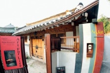 가난한 예술가들이 모여, 삶을 축제로!