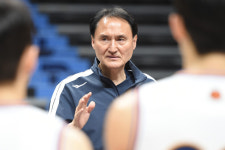 “한국 농구, 미래 봐야”…샛별 수집 힘쏟는 안준호 대표팀 감독