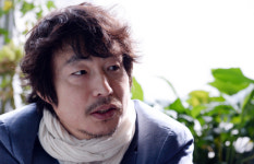 “내 연극적 화두는 남들과 더불어 사는 사랑”