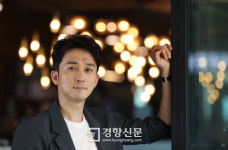 ‘번지 점프를…’로 5년 만에 돌아온 강필석 “인우 사랑의 깊이 더 와닿아 연기 편해져”