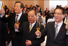 전직 국회의원들에게 23년간 1094억여 원 지급