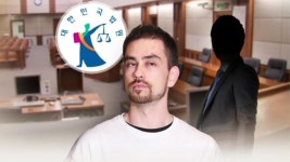 노려 본 패터슨, 무시한 리…긴장감 흐른 법정
