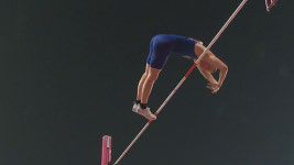 5m 97cm 뛰어넘은 샘 캔드릭스…2연속 세계 제패