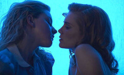 시에나 밀러-앨리슨 로먼 섹시대결