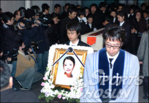 탤런트 정다빈, 13일 영결식...가수 유니옆에 영면