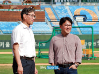 스카이스포츠, 2017 KBO리그 중계 확정…임용수-이효봉 함께 간다
