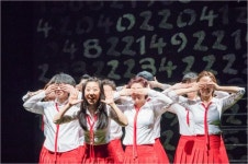 성폭력·왕따…아홉 소녀들의 놀이는 왜