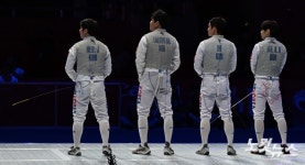 결승전 피스트에 올라선 플뢰레 대표선수들