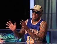 데니스 로드맨 “영화 ‘인터뷰’ 감독과 방북하고 싶다”